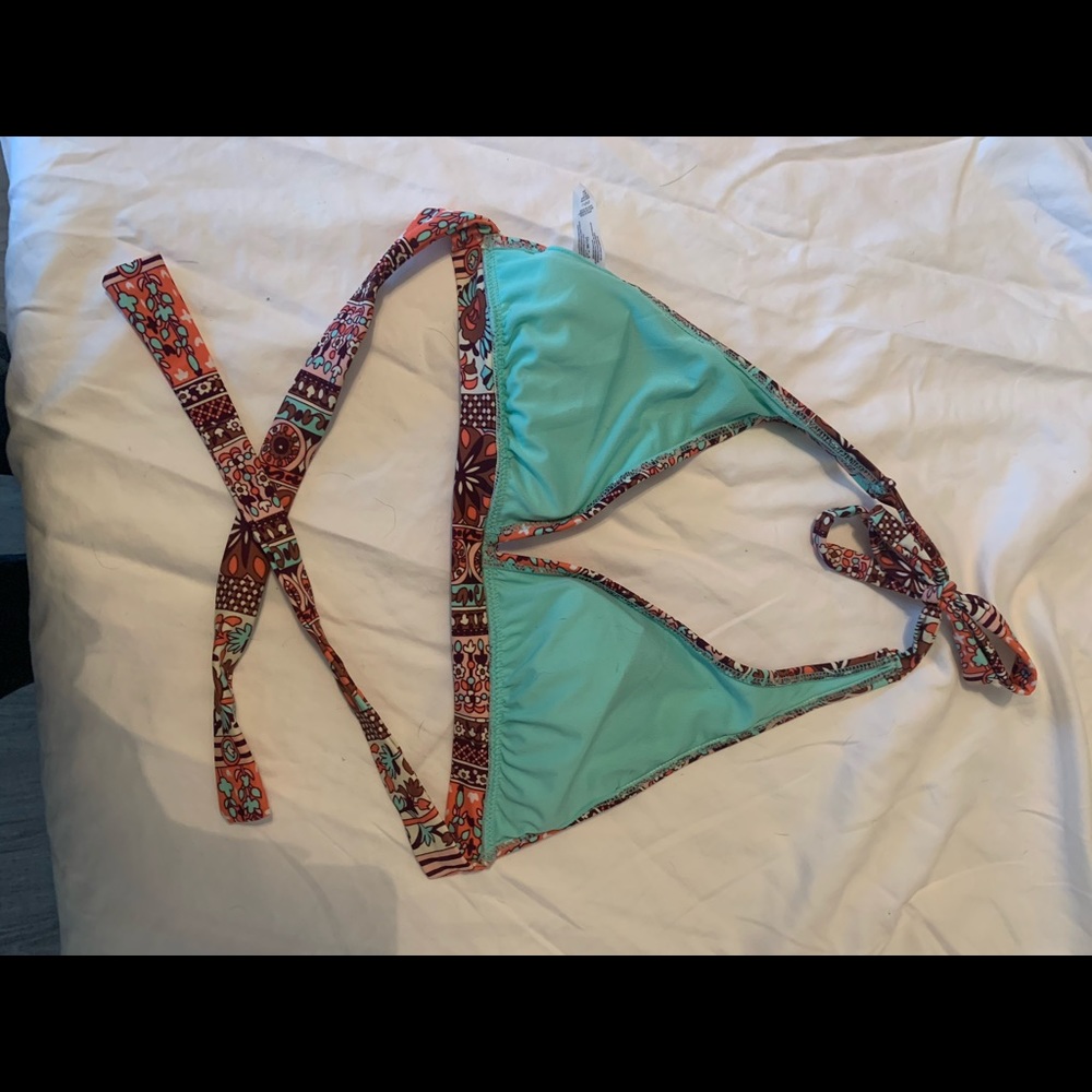 Patterned Triangle Bikini Top - Picture 3 of 4